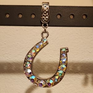 2005 Iridescent Rhinestone & Silver Horseshoe Magnetic Slide Pendant